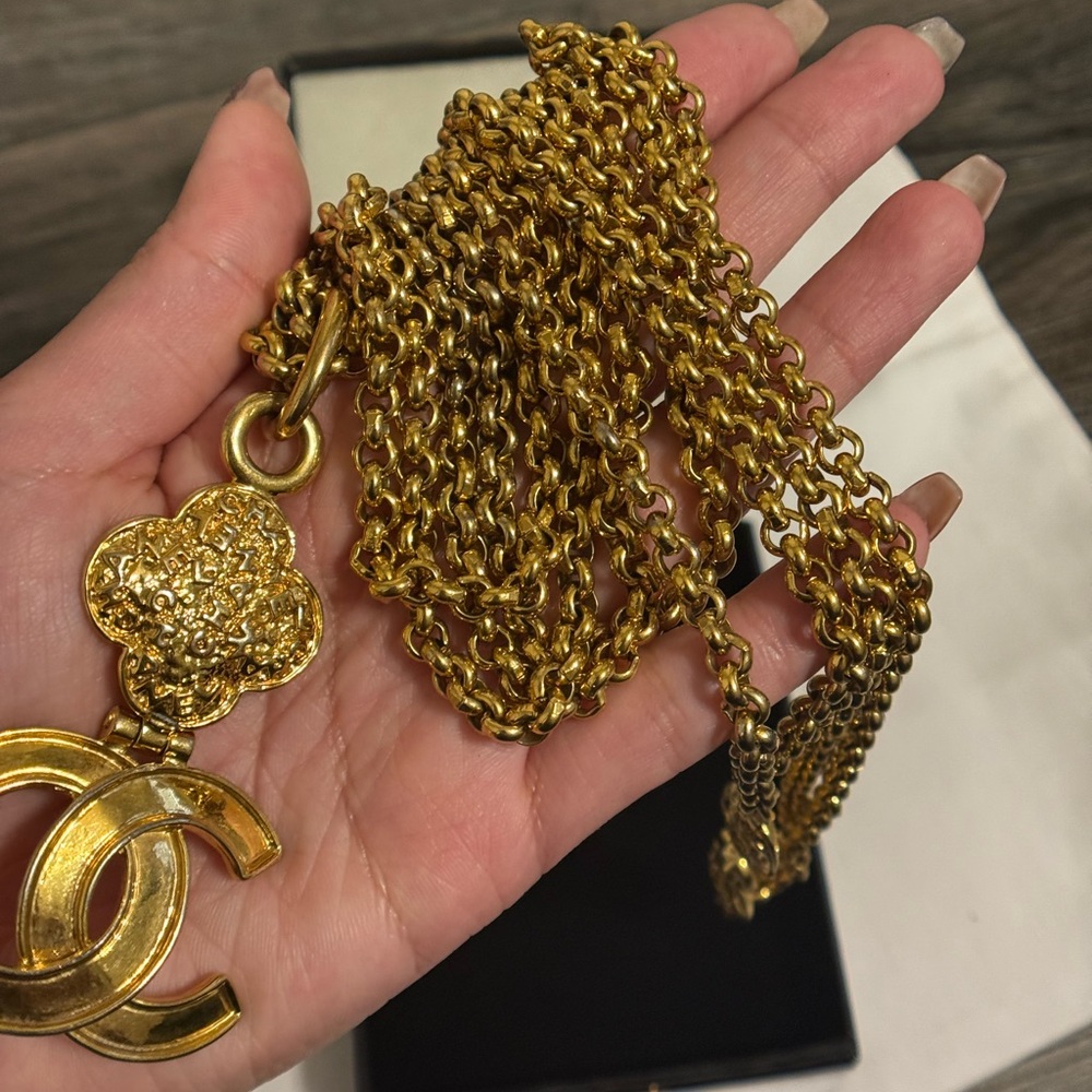 CHANEL Vintage Gold CC Clover Multi Strand Long Chain Pendant Necklace - Picture 6 of 14